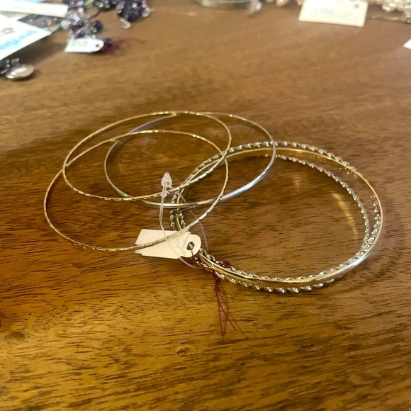 Set of Bangles. - Picture 1 of 3